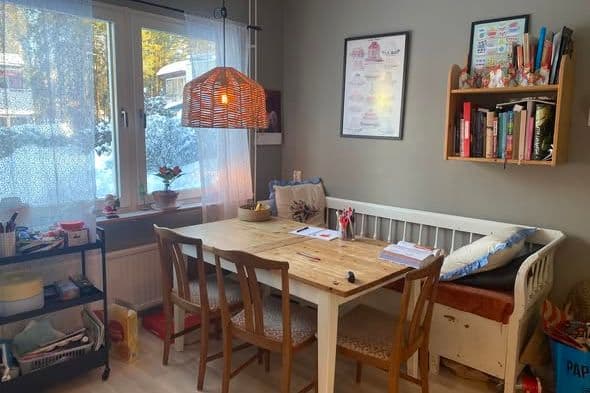 Mysig trea nära Campus med uterum