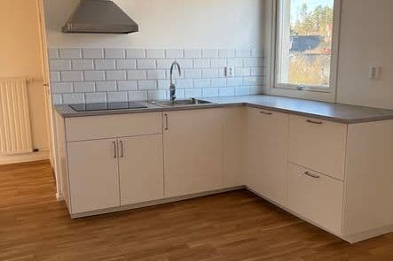 Nyrenoverad 2:a med balkong i Kroppskärr